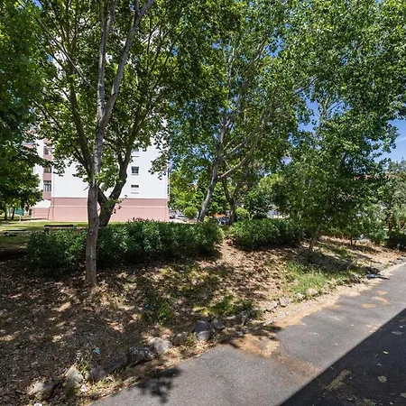 Carcavelos Retreat *