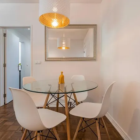 Carcavelos Retreat * Пареде